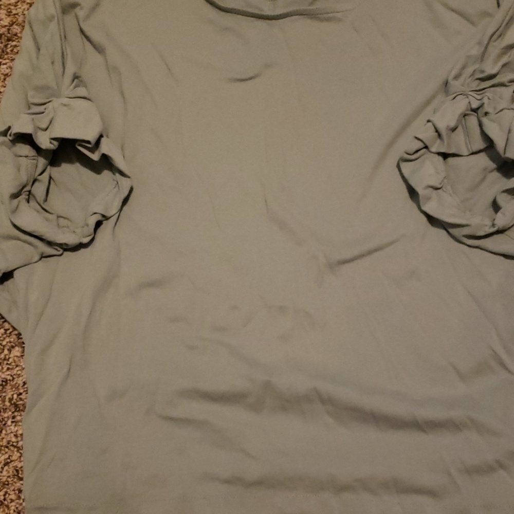 BOBEAU shirt.